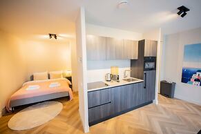 Joyful Serviced Studio Apartment -ks71-j