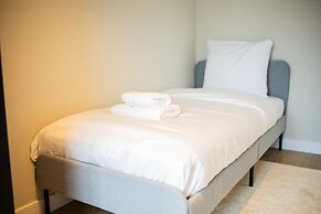 Alphabet 3 Bedroom Serviced Apartment -pk-