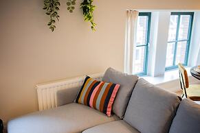 Alphabet 3 Bedroom Serviced Apartment -pk-