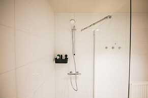 Alphabet 3 Bedroom Serviced Apartment -pk-