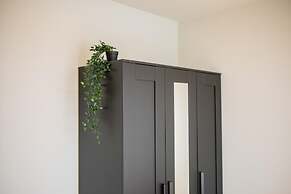 Alphabet 3 Bedroom Serviced Apartment -pk-