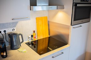 Alphabet 3 Bedroom Serviced Apartment -pk-