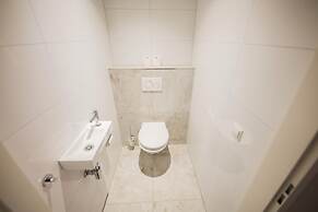 Alphabet 3 Bedroom Serviced Apartment -pk-