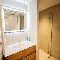 Studio Serviced Apartments With City View