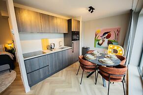 Studio Serviced Apartments With City View