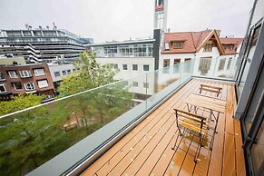 Studio Serviced Apartments With City View
