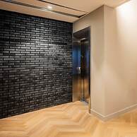 Studio Serviced Apartments With City View
