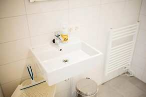 Studio Serviced Apartments With View -prh14/15-