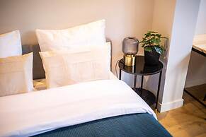 Souterrain 2BR Serviced Apartment