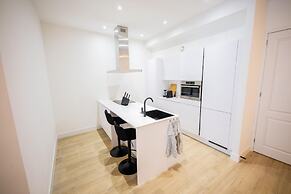 Alphabet 1BR Serviced Apartment -nb304/306-