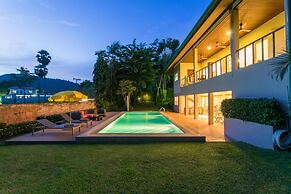 Viola Pool Villa in Rawai