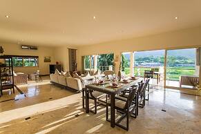 Viola Pool Villa in Rawai