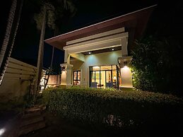 Lily Pool Villa in Nai Harn