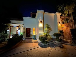 Lily Pool Villa in Nai Harn