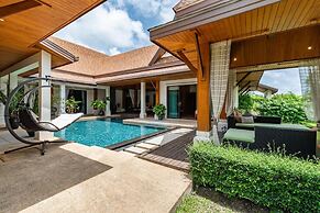 Champagne Pool Villa