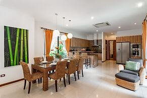 Champagne Pool Villa