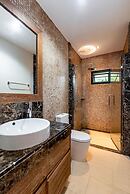 Champagne Pool Villa