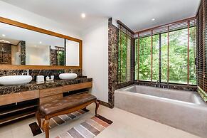 Champagne Pool Villa