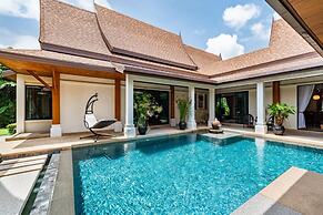 Champagne Pool Villa