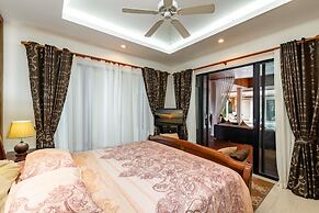 Champagne Pool Villa