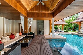Champagne Pool Villa