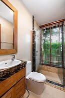 Champagne Pool Villa