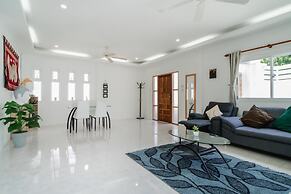 Jasmine Pool Villa in Nai Harn