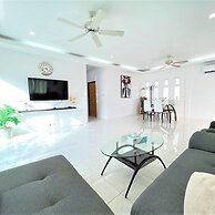 Jasmine Pool Villa in Nai Harn