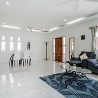 Jasmine Pool Villa in Nai Harn