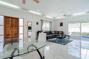 Jasmine Pool Villa in Nai Harn