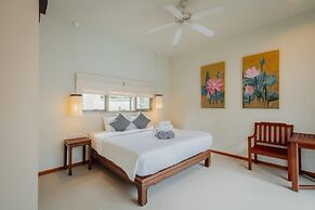 Ivory Pool Villa in Nai Harn