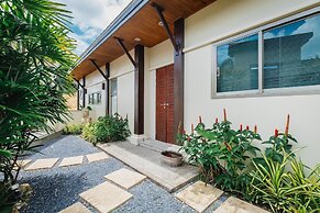 Ivory Pool Villa in Nai Harn