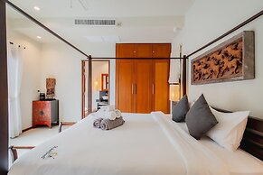 Ivory Pool Villa in Nai Harn