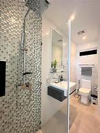 Maroon Studio at the Beachfront