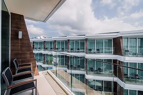 Maroon Studio at the Beachfront