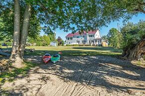 County Lakehouse - The Perfect Spot in PEC