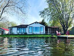 The Nest PEC Waterfront Home on Huyck s Bay