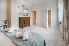 Richmond Place - Apartment in Private Mansion