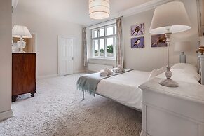 Richmond Place - Apartment in Private Mansion