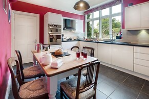 Richmond Place - Apartment in Private Mansion