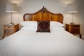 Richmond Place - Apartment in Private Mansion