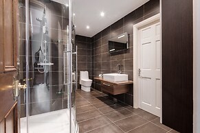 Richmond Place - Apartment in Private Mansion