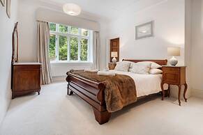 Richmond Place - Apartment in Private Mansion