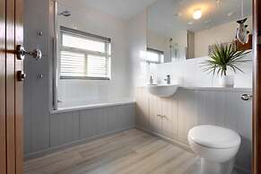 Ellerthwaite Place- 2 Bedroom House With Hot Tub