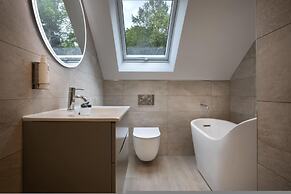 Barakat Lakes Escape