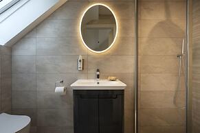 Barakat Lakes Escape