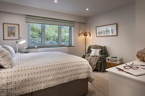 Barakat Lakes Escape