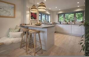 Barakat Lakes Escape