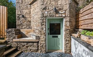 Eden Escape - Comfy Apartment Quiet Neighbourhood