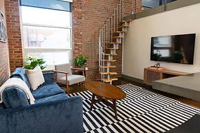 Trendy 1 BR Loft apt Downtown With Exposed Brick